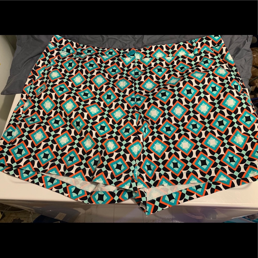 Patterned Crown & Ivy Shorts. Size 20W